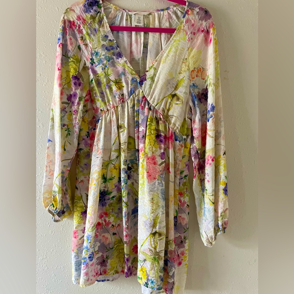 H&M Dress, multicolor in floral print with long sleeve and v-shaped at front.
